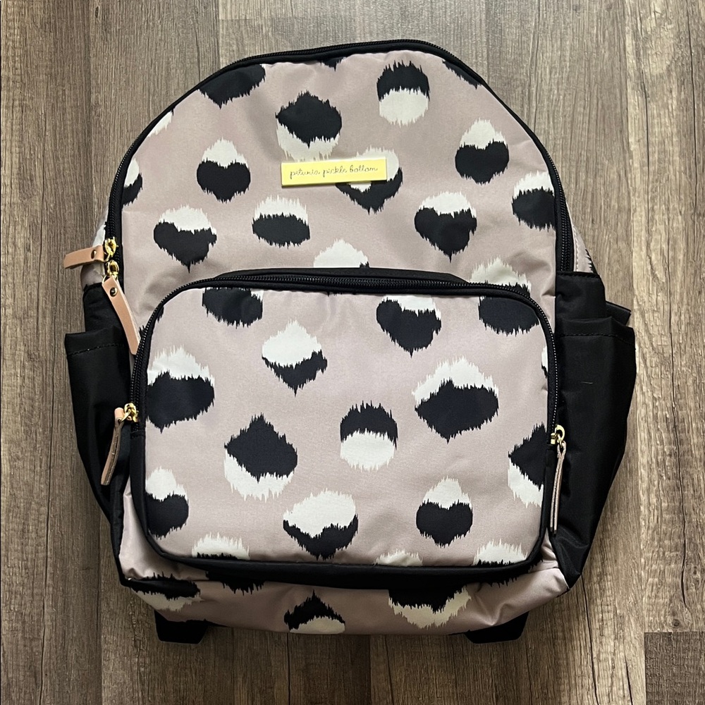NWT Petunia Pickle Bottom Beige Black and White Diaper Bag